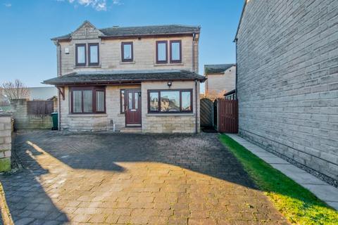 4 bedroom detached house for sale, Winchester Gardens, Laisterdyke, Bradford, West Yorkshire, BD4