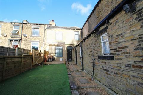 2 bedroom end of terrace house for sale, Garden Field, Bradford BD12