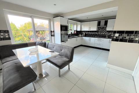 4 bedroom detached house for sale, Carlton Avenue, Streetly, Sutton Coldfield