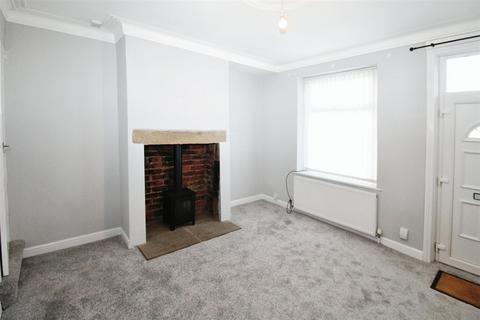 2 bedroom terraced house to rent, Moorfield Place, Bradford BD10