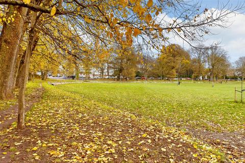 1 bedroom ground floor flat for sale, Ditchling Road, Brighton, East Sussex