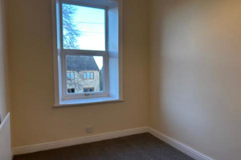 2 bedroom terraced house to rent, Oak Street, Clayton