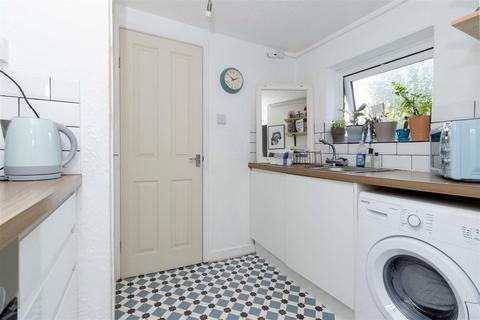 Studio for sale, New England Road, Brighton