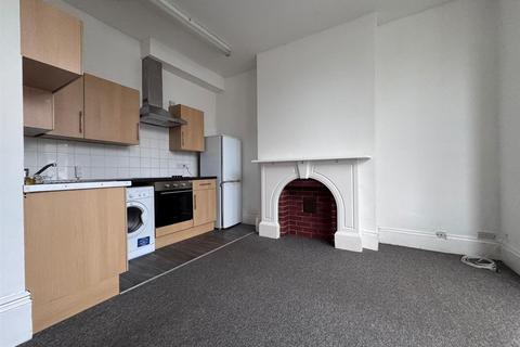 2 bedroom flat to rent, Flat 1, 4 Evelyn TerraceBrightonEast Sussex