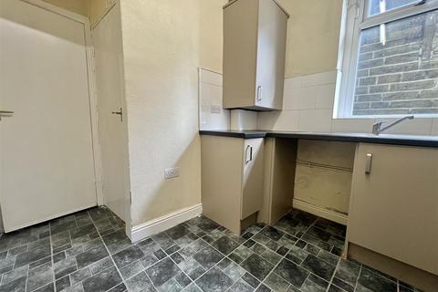 2 bedroom terraced house to rent, Grange Terrace, Bradford BD15