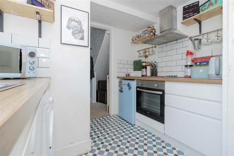 Studio for sale, New England Road, Brighton