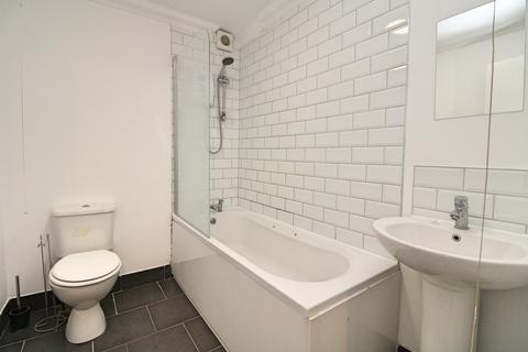 2 bedroom apartment to rent, First Avenue, Hove