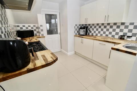 3 bedroom terraced house for sale, Rowington Road, Birmingham B34